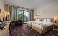 Hotel Holiday Inn Józefów